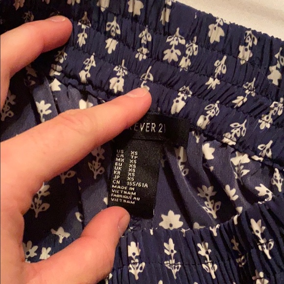 Patterned Shorts - Picture 3 of 3